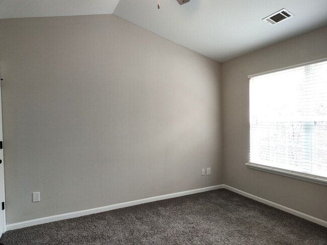 Building Photo - Two story, 3 Bedroom, 2.5 Bath End Unit Townhome located in the Hanover Community in SC!