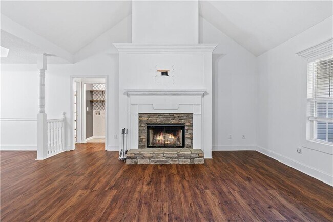 Building Photo - 204 Red Fox Ct