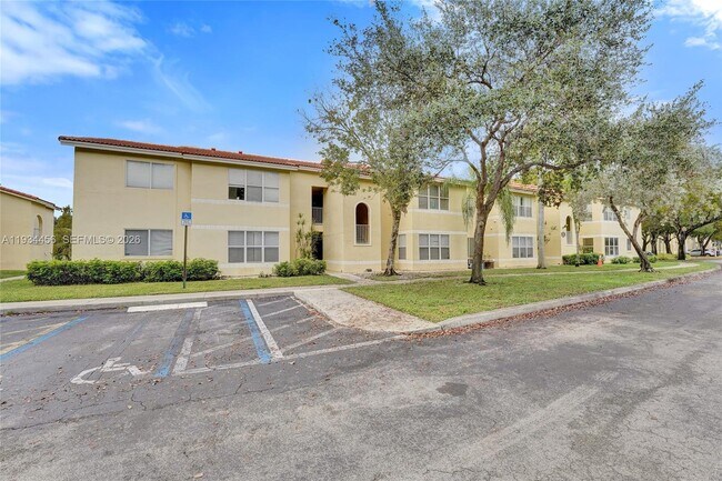 Building Photo - 457 Vista Isles Dr