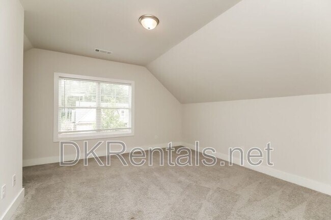 Building Photo - 140 Stewart Glen Dr