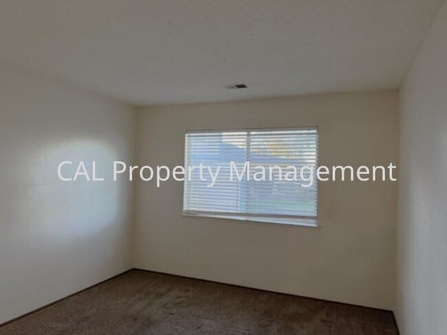 Building Photo - Northgate Village Condo 2-Bedroom 1-Bathroom!