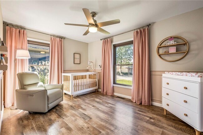 Building Photo - 1 Penzance Dr