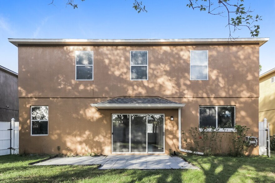 Building Photo - 395 Lancer Oak Dr