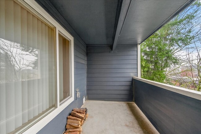 Building Photo - 12600 SE Freeman Way