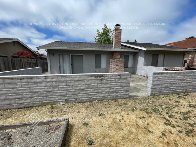 Building Photo - 1200 Skyline Dr