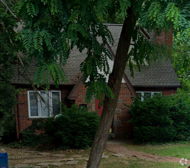 Building Photo - 8005 Garland Ave