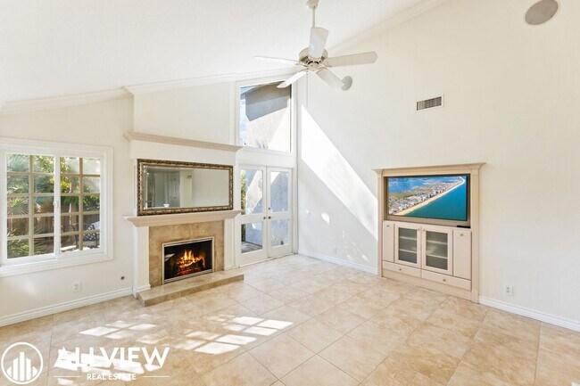 Building Photo - Elegant 3 Bed 2 Bath Home Available in the Heart of Woodbridge!