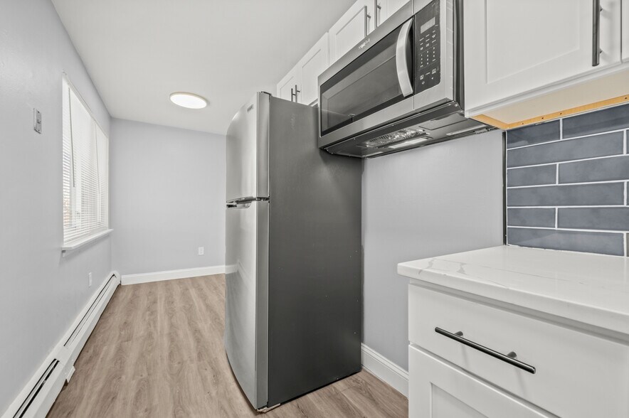 Building Photo - 332 Park Ave