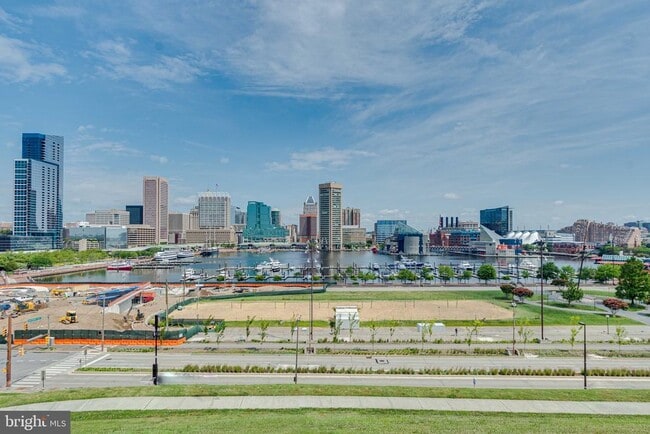 Building Photo - 910 S Charles St