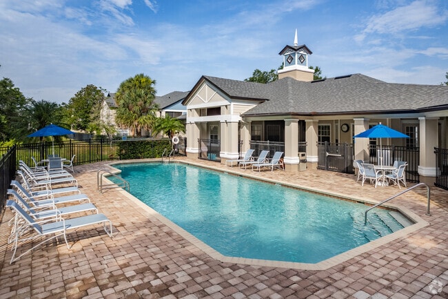 Building Photo - Bristol Lakes Apartments