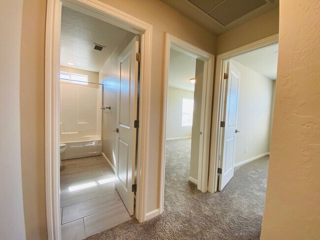 Building Photo - COMING SOON! $2,750 Ashlan & Highland, 4 B...