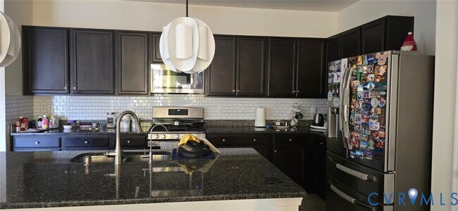 Building Photo - 9005 White Plains Ct