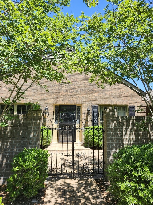 Building Photo - 2983 Old Farm Rd