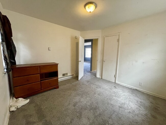 Building Photo - 917 Huey St