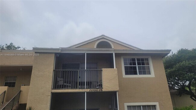 Building Photo - 660 Cypress Club Way