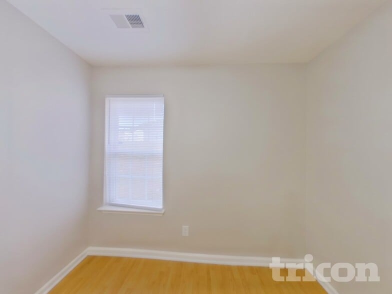 Building Photo - 2024 Duke Adam St