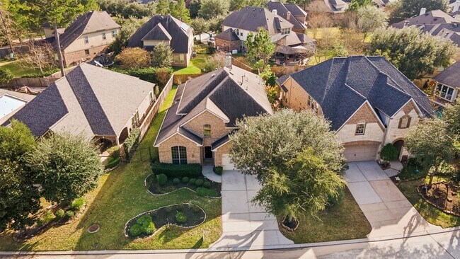 Building Photo - 11 Vershire Cir