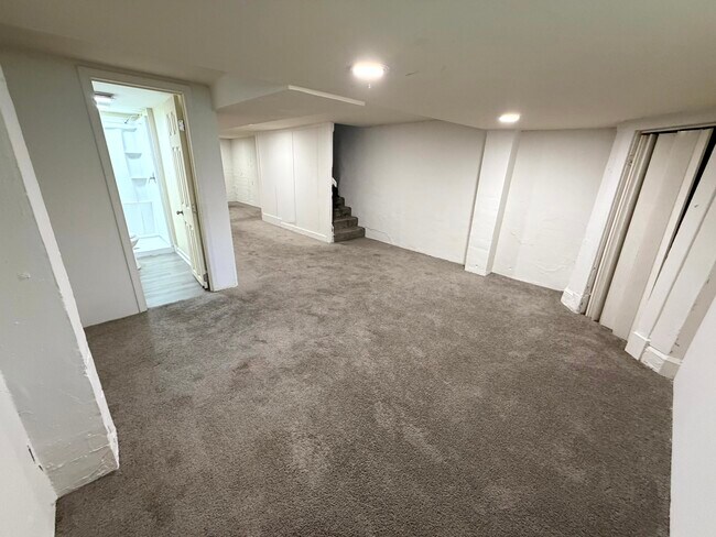 Building Photo - 804 Whitmore Ave