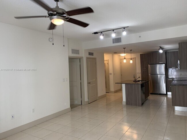Building Photo - 3880 Bird Rd