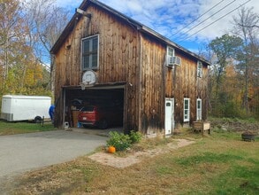 Building Photo - 23 River St