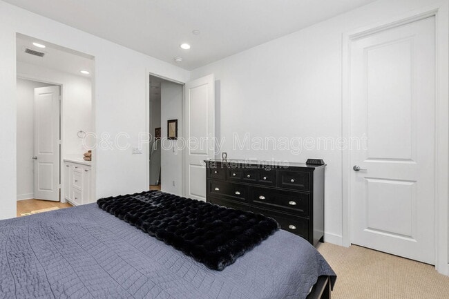 Building Photo - 2215 S Cordon Gln