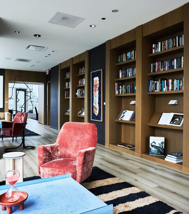 Building Photo - 1000 S Michigan Ave