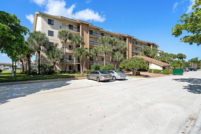 Building Photo - 701 Seafarer Cir