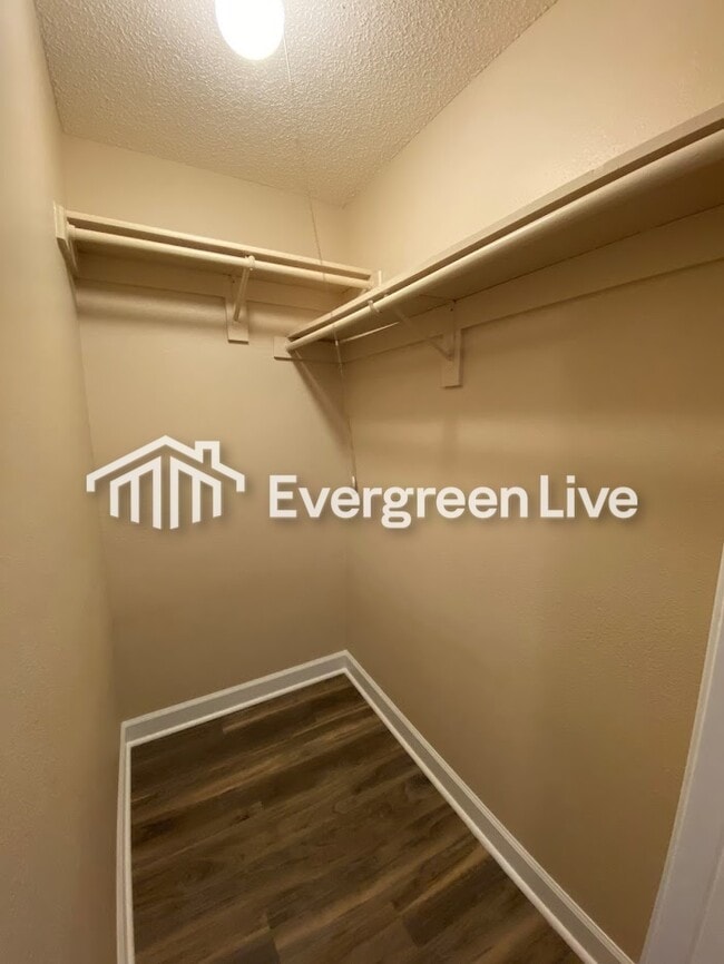 Building Photo - 65 Assana Ct