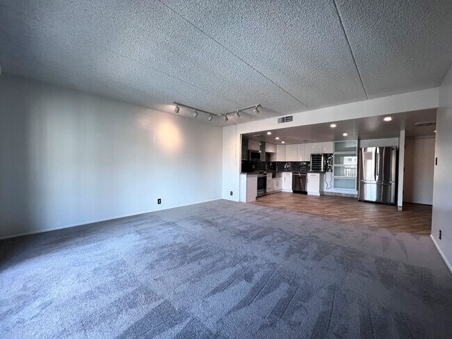 Building Photo - SCOTTSDALE SHADOWS LUXURY CONDO WITH AC, WATER INCLUDED AND 9 HOLE GOLF