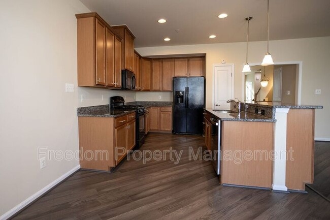 Building Photo - 7408 Brunson Cir