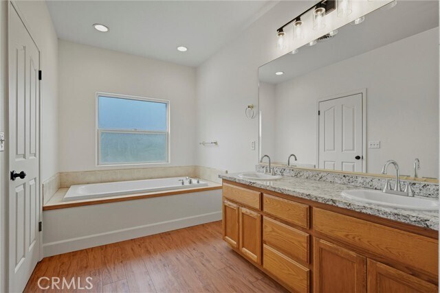 Building Photo - 18231 Deer Hollow Rd