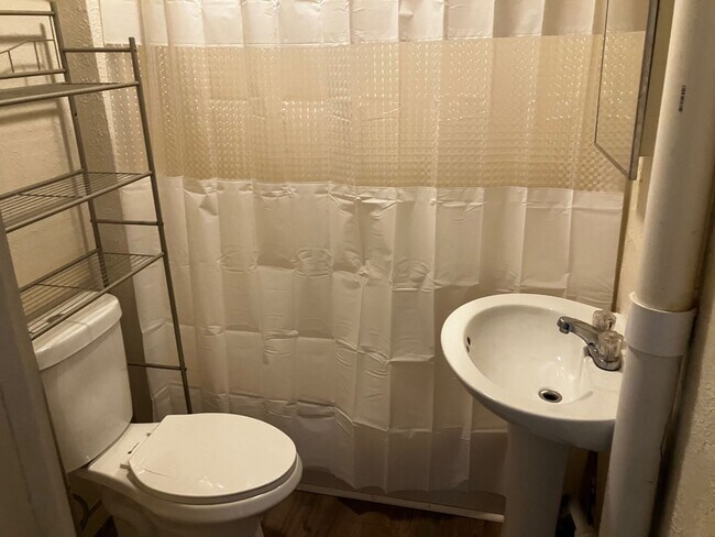 Building Photo - 3309-3313 Main St