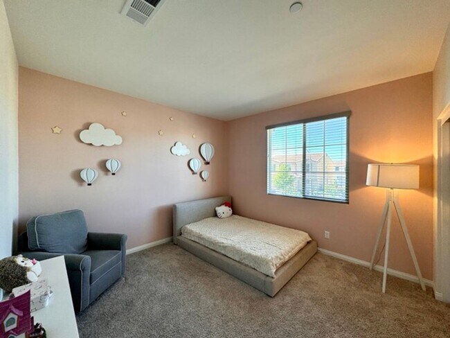 Building Photo - Welcome to this stunning two-story home lo...