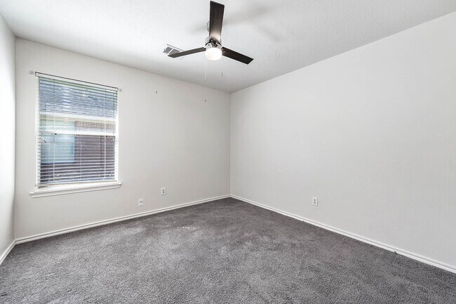 Building Photo - 3347 Pebble Beach Ln