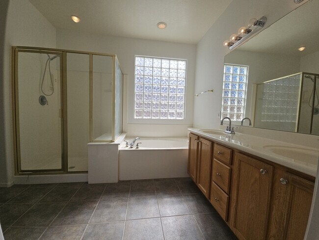 Building Photo - San Tan Valley Home in the Popular Johnson...