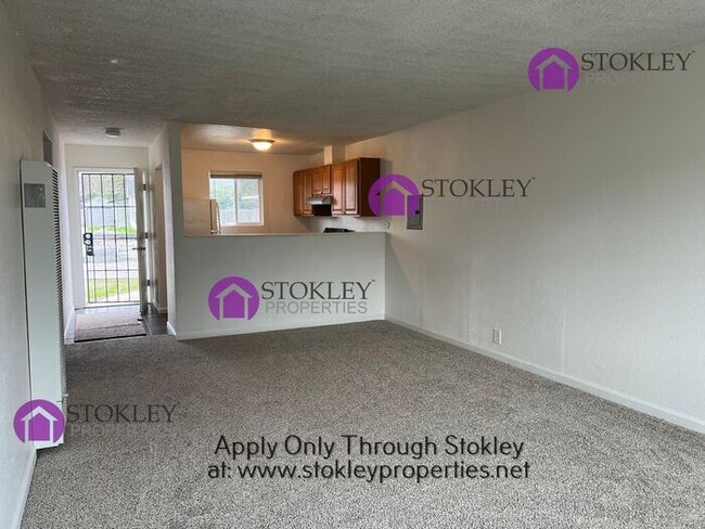 Building Photo - 35 Roberts St