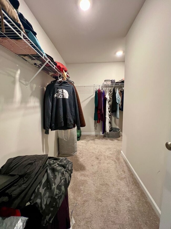 Building Photo - Luxurious 3-Bedroom Townhome in Norristown! Available mid-July!