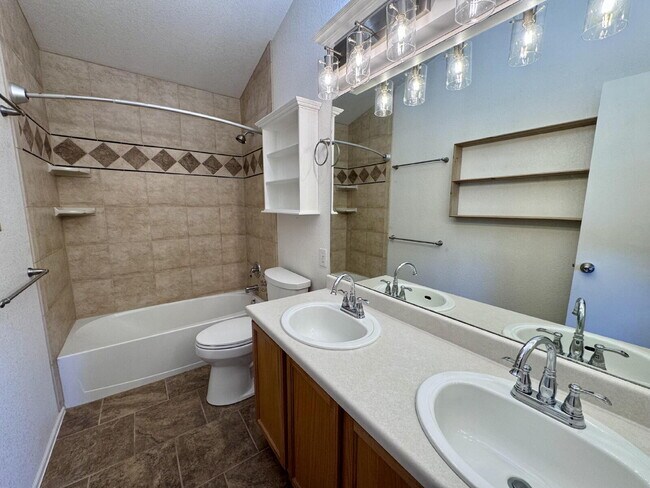 Building Photo - 11260 Jersey Way