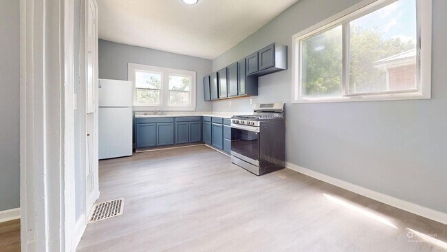 Building Photo - 2 bedroom, near park, Mansfield Schools