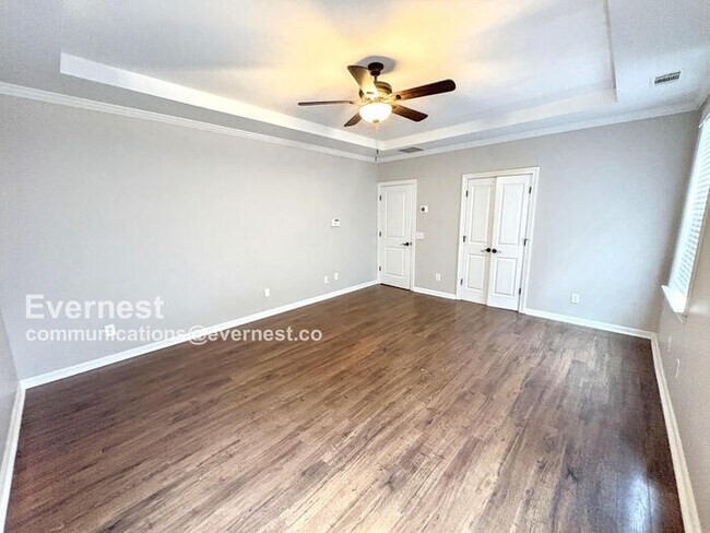 Building Photo - 364 Southgate Dr