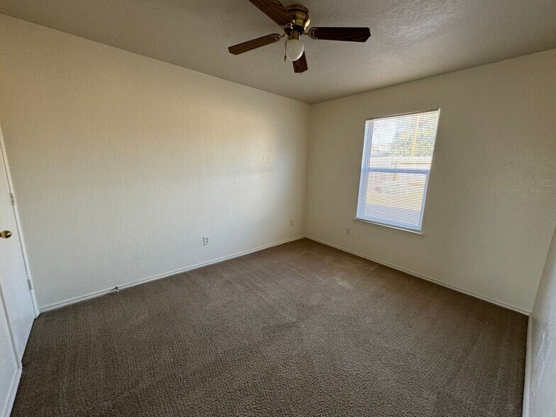 Building Photo - 403 Creek St