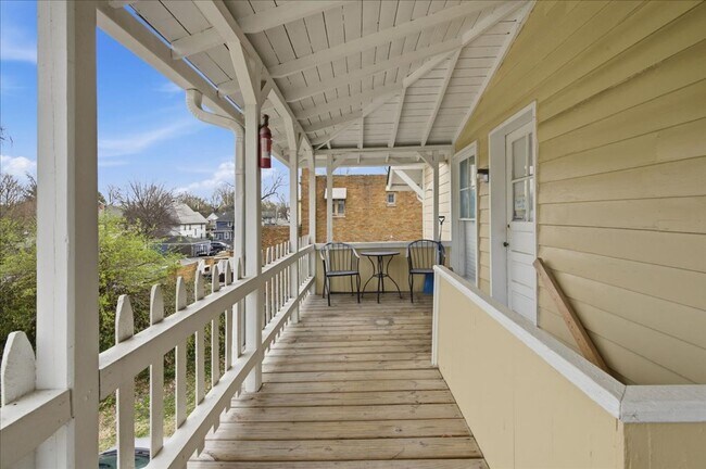 Building Photo - 5334 E Washington St