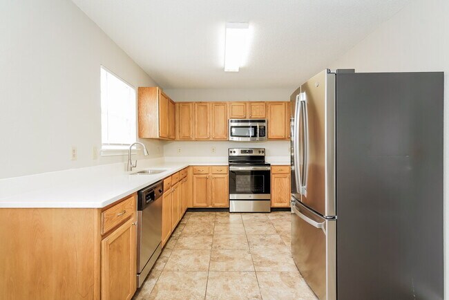 Building Photo - 1278 Kenwood Dr