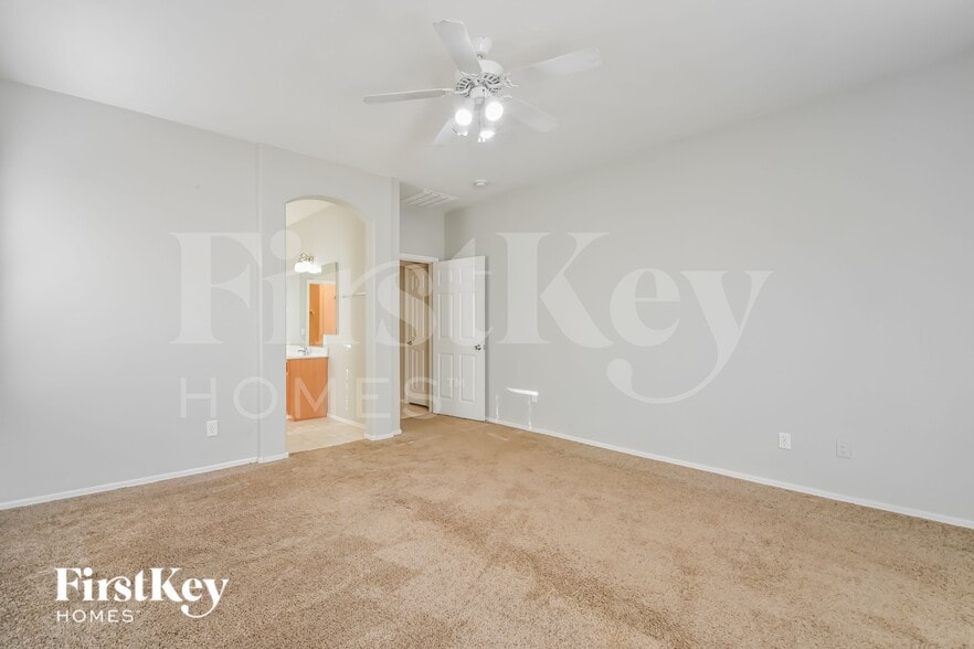 Building Photo - 3032 E Pinto Valley Rd