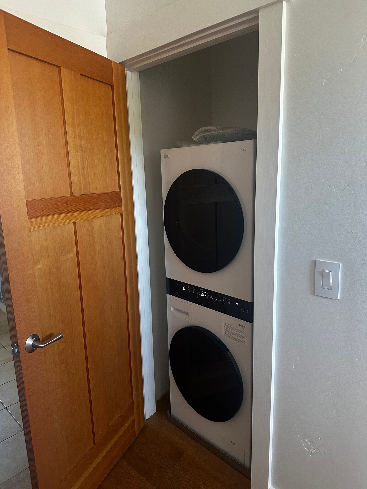 washer and dryer in unit - 521 Palm St