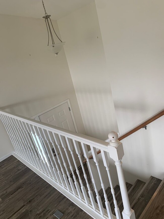 Building Photo - 3 BEDROOM OSGOOD TWIN HOME  -  PETS WELCOME
