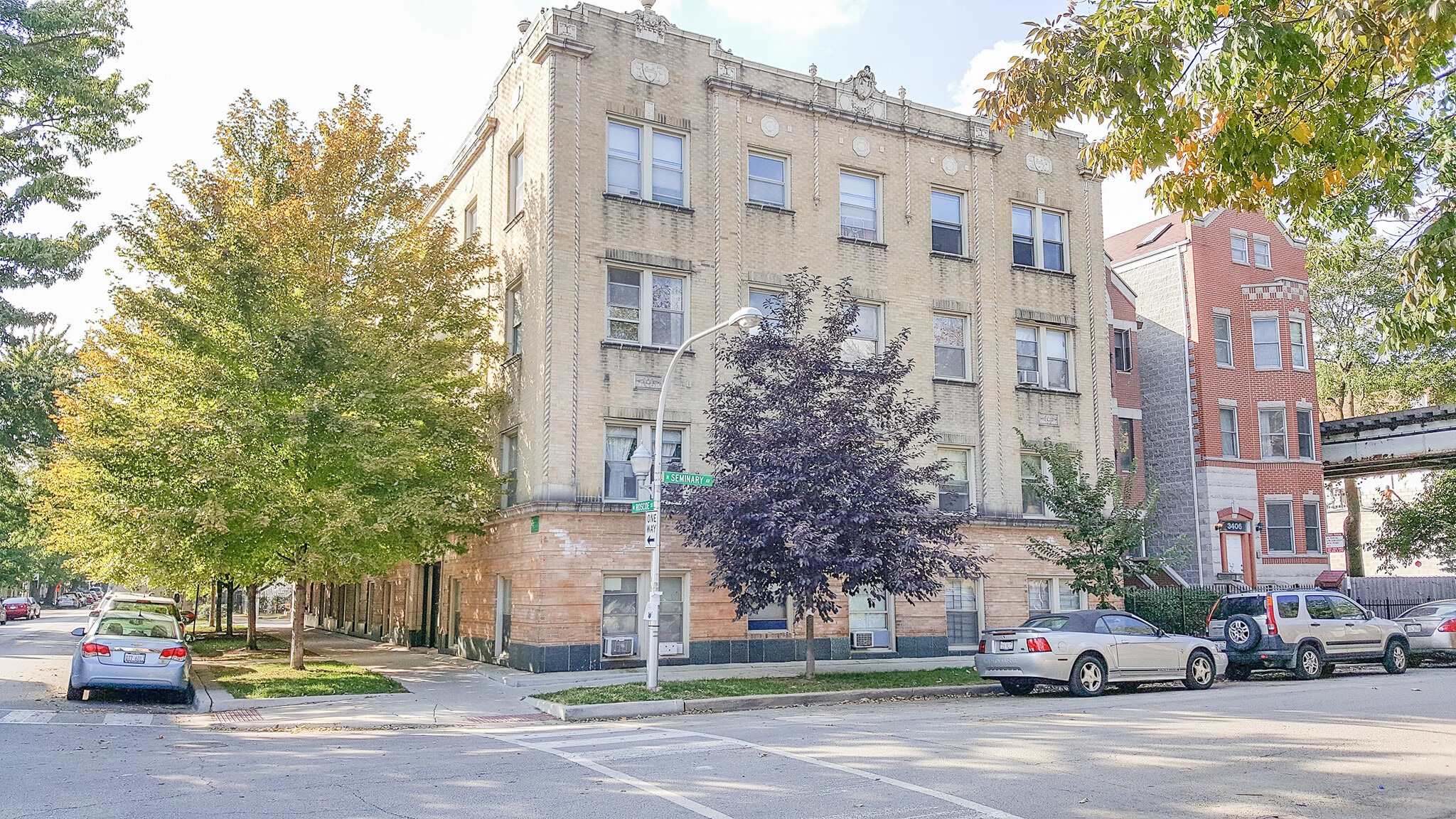 Building Photo - 1111 W Roscoe St