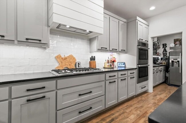 Building Photo - 809 Meadowbend Loop S
