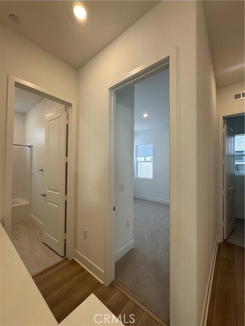 Building Photo - 436 Loon