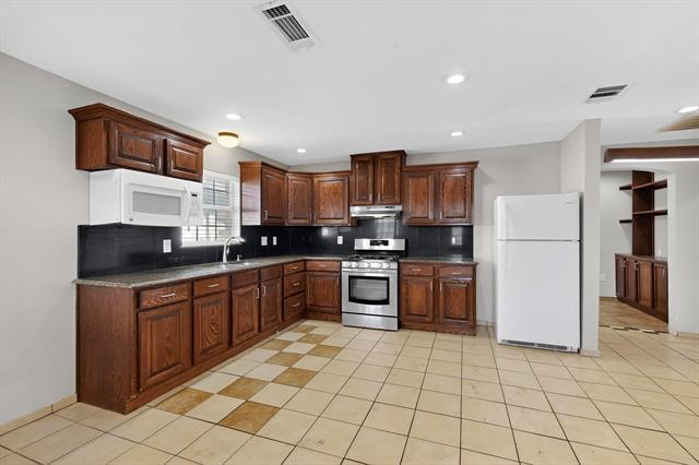 Building Photo - 4429 Oleander Trail